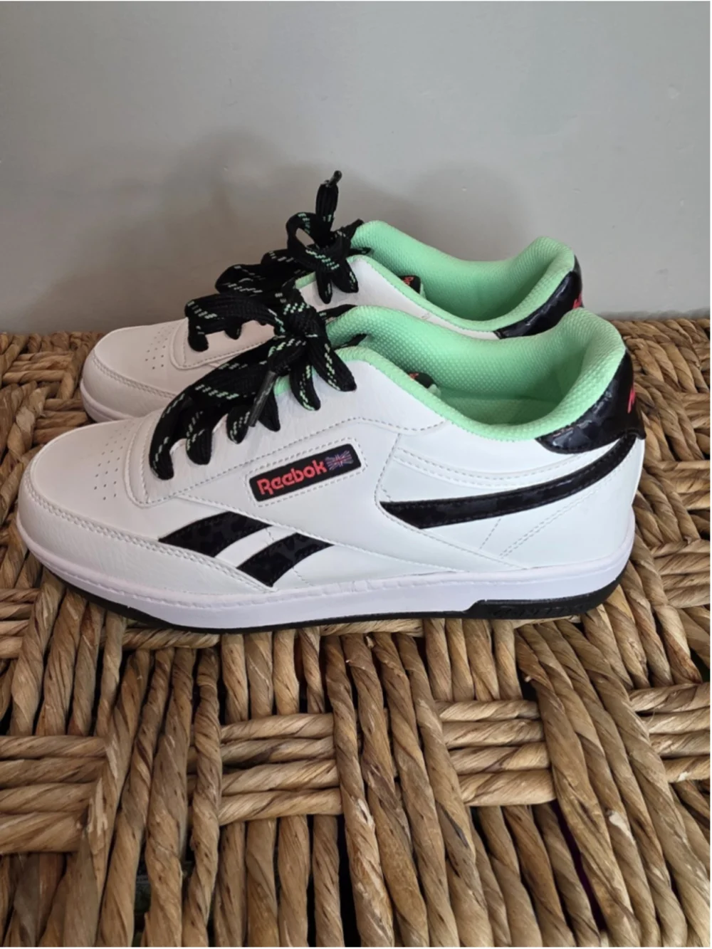 Reebok x Heelys Roller Shoes White Black Mint Green Women's US 7 EU39 Youth 5